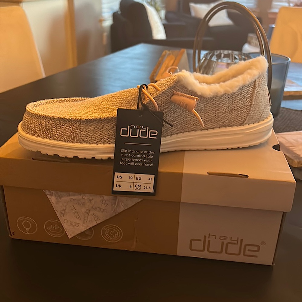 Hey Dude Wendy: Tribal Earth.          Women’s Size 10